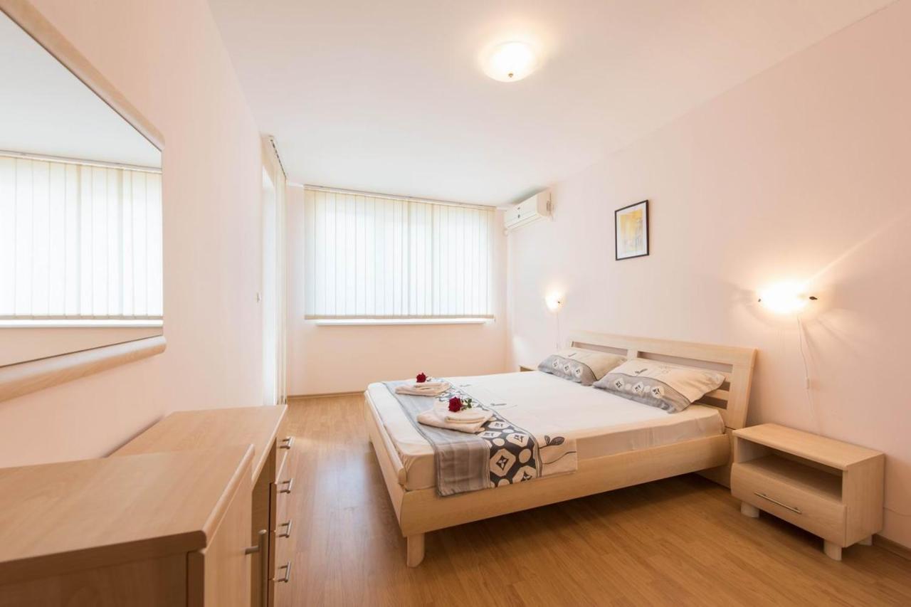 Gt Riviera Fort Beach Apartments Ravda Exteriör bild