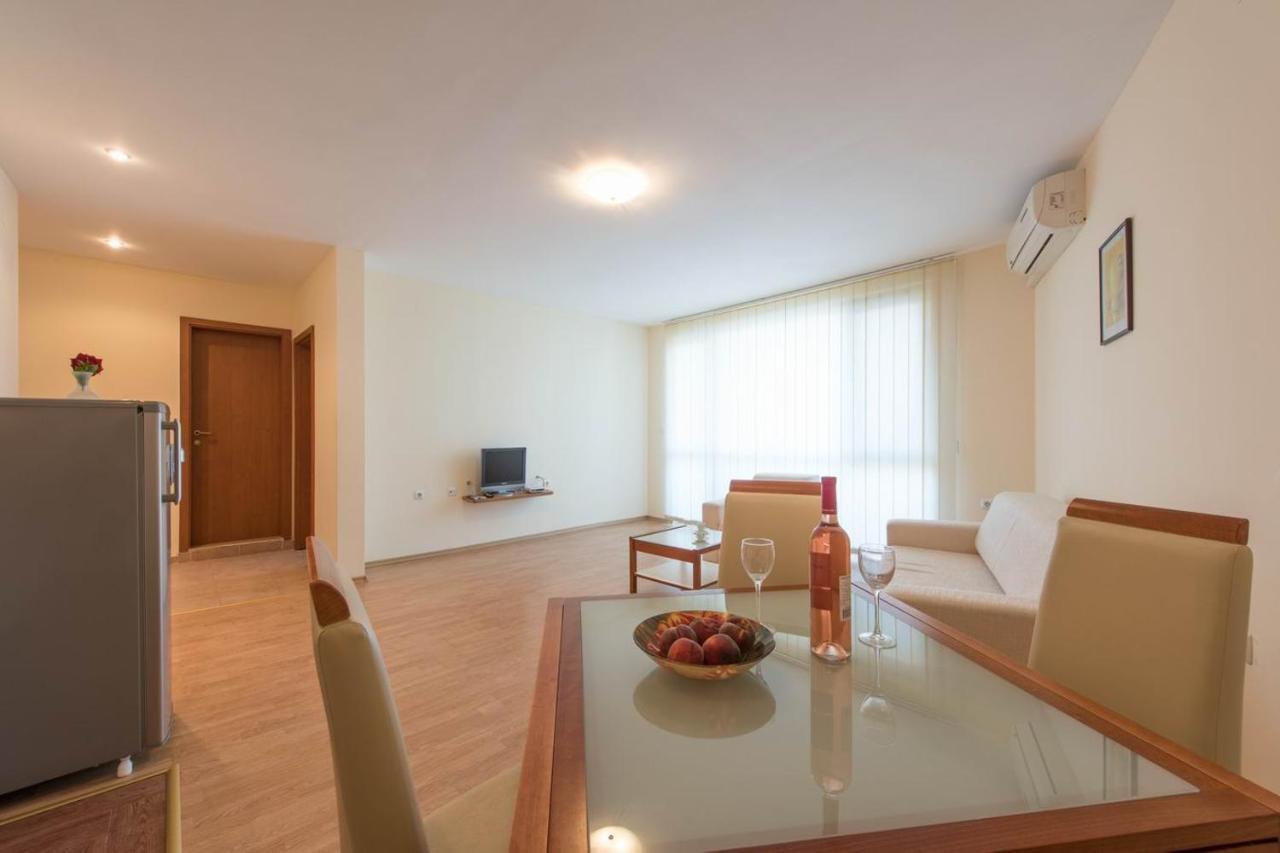 Gt Riviera Fort Beach Apartments Ravda Exteriör bild