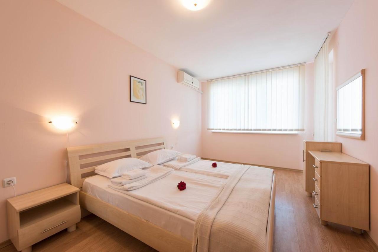 Gt Riviera Fort Beach Apartments Ravda Exteriör bild