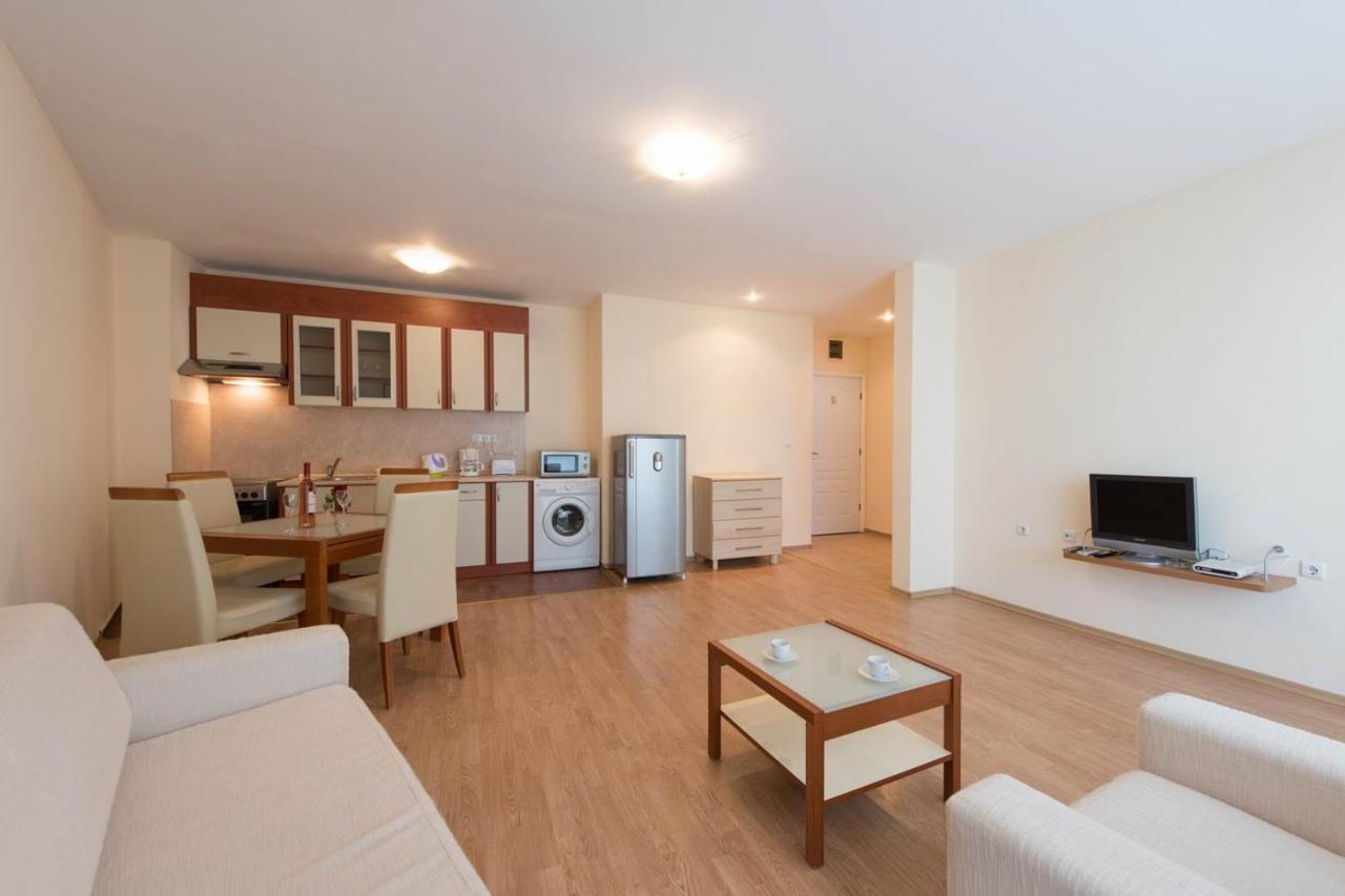 Gt Riviera Fort Beach Apartments Ravda Exteriör bild