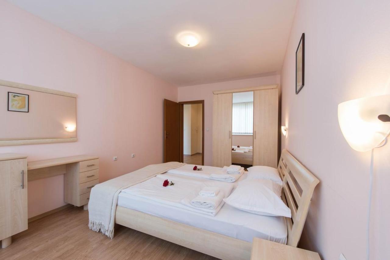 Gt Riviera Fort Beach Apartments Ravda Exteriör bild